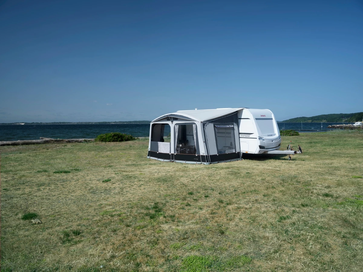 Isabella Ventura Air Dove 350 Caravan Awning 2 Isabella Ventura Air Dove 350 Caravan Awning - Image 2