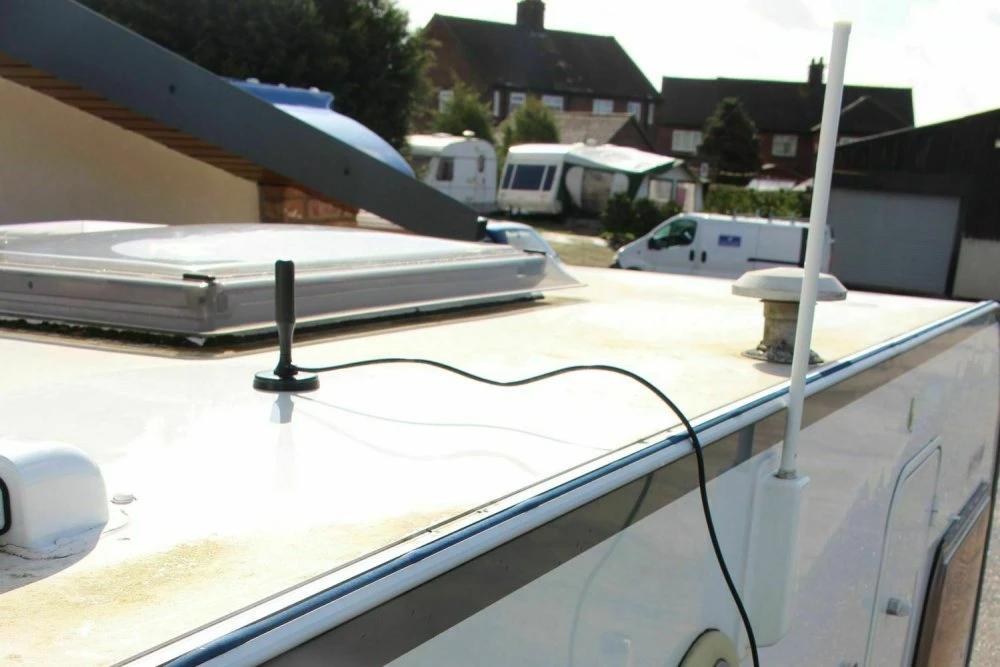 Falcon Amplified Magnetic Roof Mount TV Aerial 3 Falcon Amplified Magnetic Roof Mount TV Aerial - Image 3